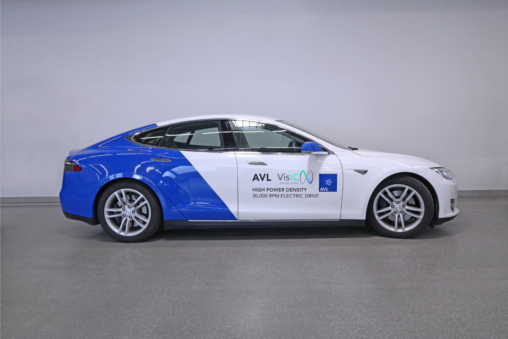 AVL vehicle demonstrator in AVL and VisIC Technologies livery, fitted with a GaN traction inverter using VisIC D³GaN power modules